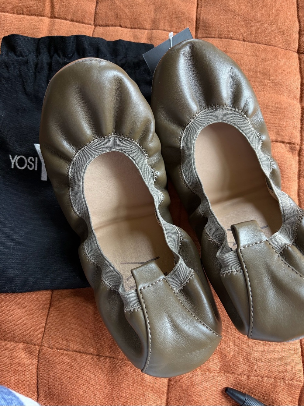 Yosi Samra Leather Flats in Olive/Khaki Size 9